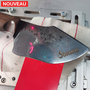 Gravure Laser Couteau Artisanal Forgé Thème ’Les Camps Valentine De Vos’ & Découpe