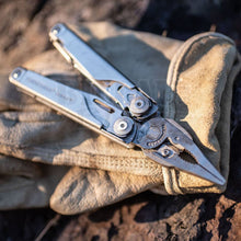 Charger l'image dans la galerie, Leatherman Surge Noir Pinces Multi-Fonctions