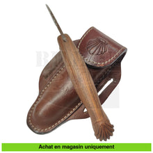 Charger l&#39;image dans la galerie, Couteau pliant Le Couteau du Larzac ’L’âme du Pélerin’ Guilloché + étui Cuir Couteaux pliants français