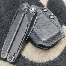 Charger l&#39;image dans la galerie, Fabrication Sur Mesure Gaine Kydex Carbone Pour Pince Multi - Outils Leatherman Surge Passant Kydex
