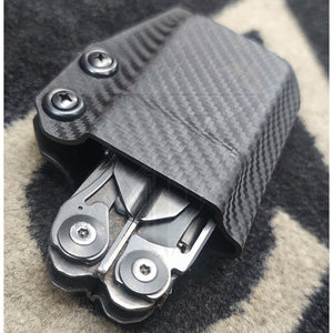 Fabrication Sur Mesure Gaine Kydex Carbone Pour Pince Multi - Outils Leatherman Surge Passant Kydex