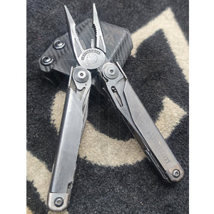 Fabrication Sur Mesure Gaine Kydex Carbone Pour Pince Multi - Outils Leatherman Surge Passant Kydex