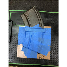 Charger l&#39;image dans la galerie, Fabrication sur mesure Porte-Chargeur Kydex Coyote pour chargeur de Mitrailleuse WW2 Bren cal. 303 British sur passant