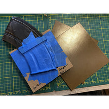 Charger l&#39;image dans la galerie, Fabrication sur mesure Porte-Chargeur Kydex Coyote pour chargeur de Mitrailleuse WW2 Bren cal. 303 British sur passant