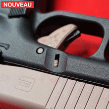 Charger l&#39;image dans la galerie, Full Billau Custom Glock 49 MOS + Gravure Laser + Découpe Laser + Traitement Cerakote Rose Gold + Point Rouge Noblex