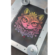Charger l&#39;image dans la galerie, Gravure Laser Chat Mandala Sur Papier Couleur &amp; Découpe