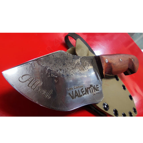 Gravure Laser Couteau Artisanal Forgé Thème ’Les Camps Valentine De Vos’ & Découpe