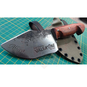 Gravure Laser Couteau Artisanal Forgé Thème ’Les Camps Valentine De Vos’ & Découpe