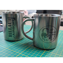 Charger l&#39;image dans la galerie, Gravure Laser Mugs Inox Thème Les Scorpions Noirs &amp; Billau Airsoft Découpe
