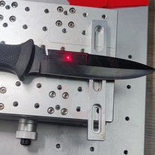 Charger l&#39;image dans la galerie, Gravure Laser Nom Prénom Sur Couteau Para Belge Édition Limitée &amp; Découpe