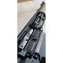 Charger l&#39;image dans la galerie, Gravure Laser Numérotation Armes Lmt Defense Pour Traçabilité Banc D’epreuves &amp; Découpe