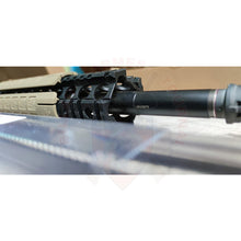 Charger l&#39;image dans la galerie, Gravure Laser Numérotation Armes Lmt Defense Pour Traçabilité Banc D’epreuves &amp; Découpe