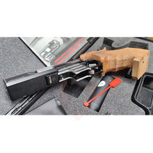 Charger l&#39;image dans la galerie, Gravure Laser Rectification Griffes Profondes Sur Pistolet Match Pardini Sp22 &amp; Découpe