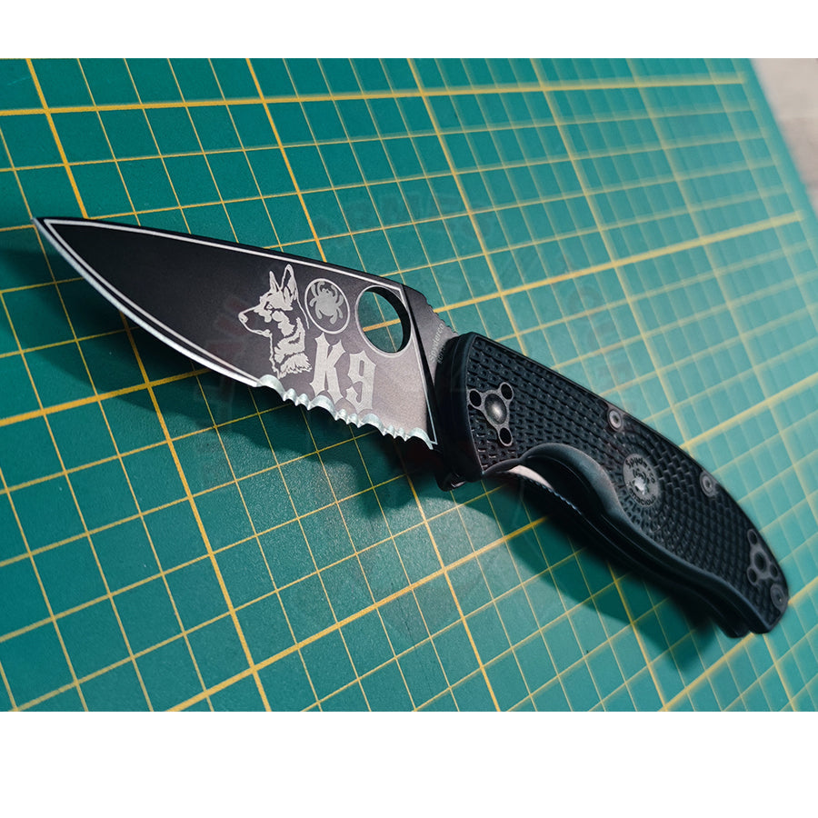 Gravure Laser Spyderco Thème K9 & Découpe