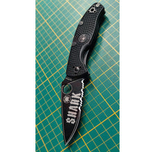 Charger l&#39;image dans la galerie, Gravure Laser Spyderco Thème Punishers Sgt At Arms &amp; Découpe