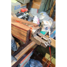 Charger l'image dans la galerie, Montage À Bois Complet Hors Masse Dune Crosse Sur Mesure Pour Fusil De Chasse Juxtaposé