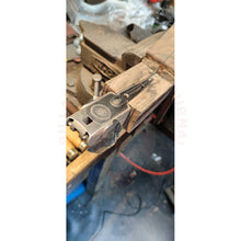 Charger l'image dans la galerie, Montage À Bois Complet Hors Masse Dune Crosse Sur Mesure Pour Fusil De Chasse Juxtaposé