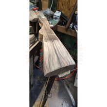 Charger l'image dans la galerie, Montage À Bois Complet Hors Masse Dune Crosse Sur Mesure Pour Fusil De Chasse Juxtaposé
