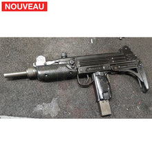 Charger l&#39;image dans la galerie, Traitement peinture céramique Cerakote Armor Black Mat sur IMI UZI 9mm en conservant une patine afin de ne pas faire