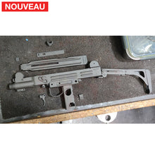 Charger l&#39;image dans la galerie, Traitement peinture céramique Cerakote Armor Black Mat sur IMI UZI 9mm en conservant une patine afin de ne pas faire