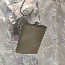 Charger l&#39;image dans la galerie, Traitement Peinture Céramique Cerakote Burnt Bronze + Gravure Laser Légère Sur Flasque À Alcool