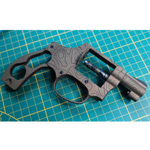 Charger l'image dans la galerie, Traitement Peinture Céramique Cerakote Burnt Bronze + Sous-Couche Armor Black Gravure Laser Thème