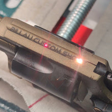Charger l'image dans la galerie, Traitement Peinture Céramique Cerakote Burnt Bronze + Sous-Couche Armor Black Gravure Laser Thème