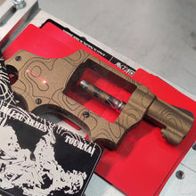 Charger l'image dans la galerie, Traitement Peinture Céramique Cerakote Burnt Bronze + Sous-Couche Armor Black Gravure Laser Thème